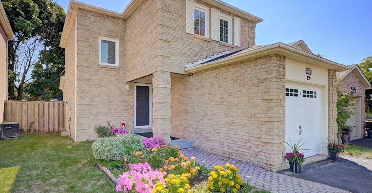 121 Radford Drive, Ajax, ON, L1T 2C3