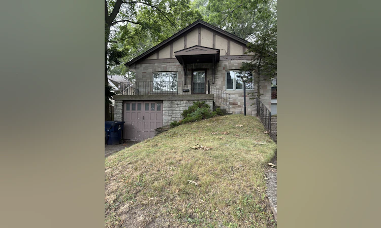 20 Fallingbrook Road