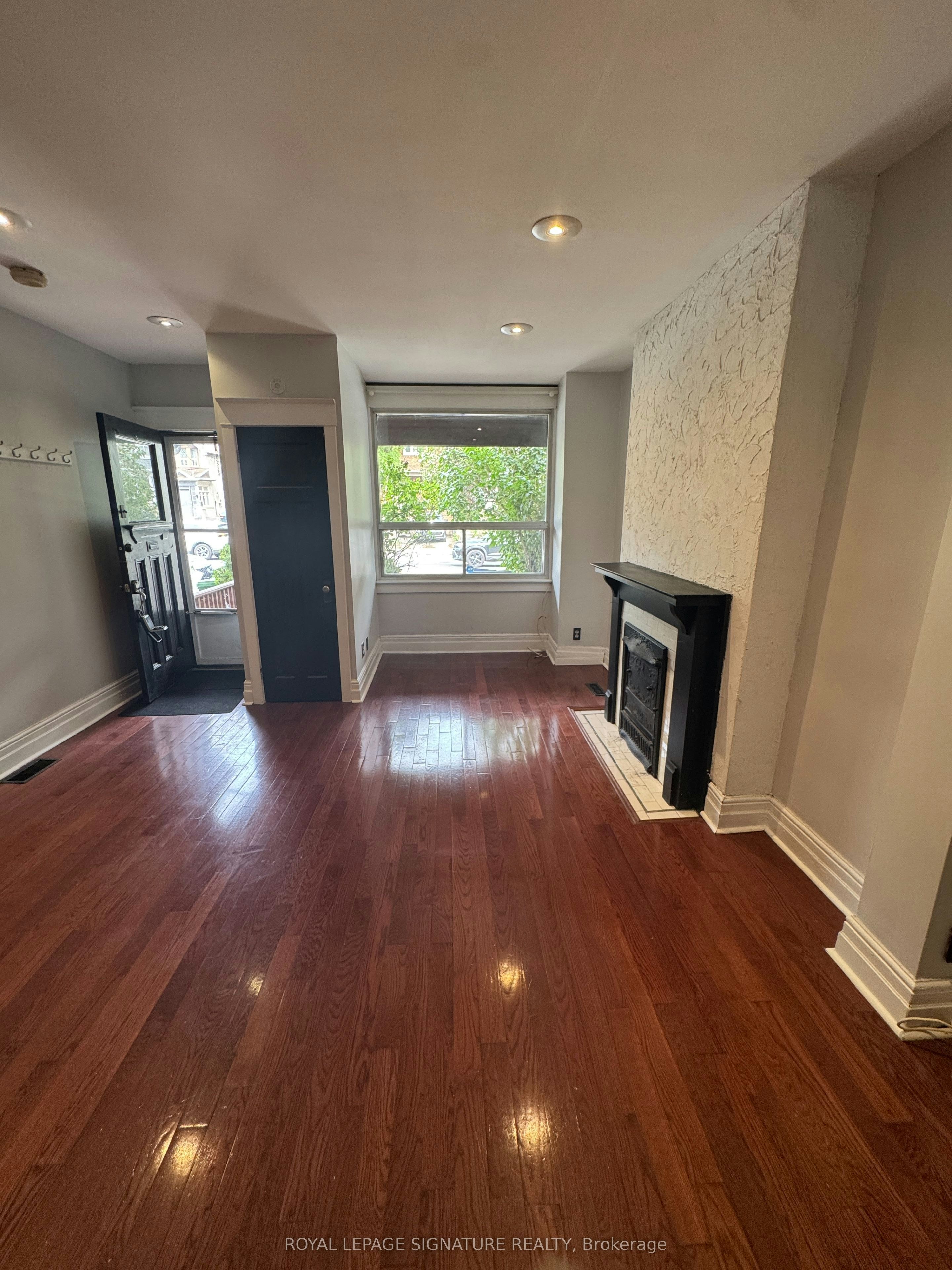 920 Woodbine Avenue, Toronto, ON, M4C 4B7 - 5