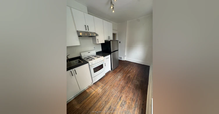 920 Woodbine Avenue, Toronto, ON, M4C 4B7 - 2