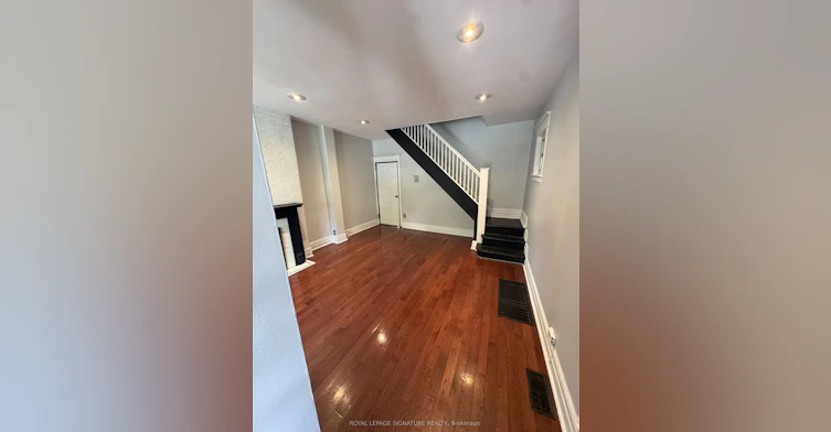 920 Woodbine Avenue, Toronto, ON, M4C 4B7 - 3