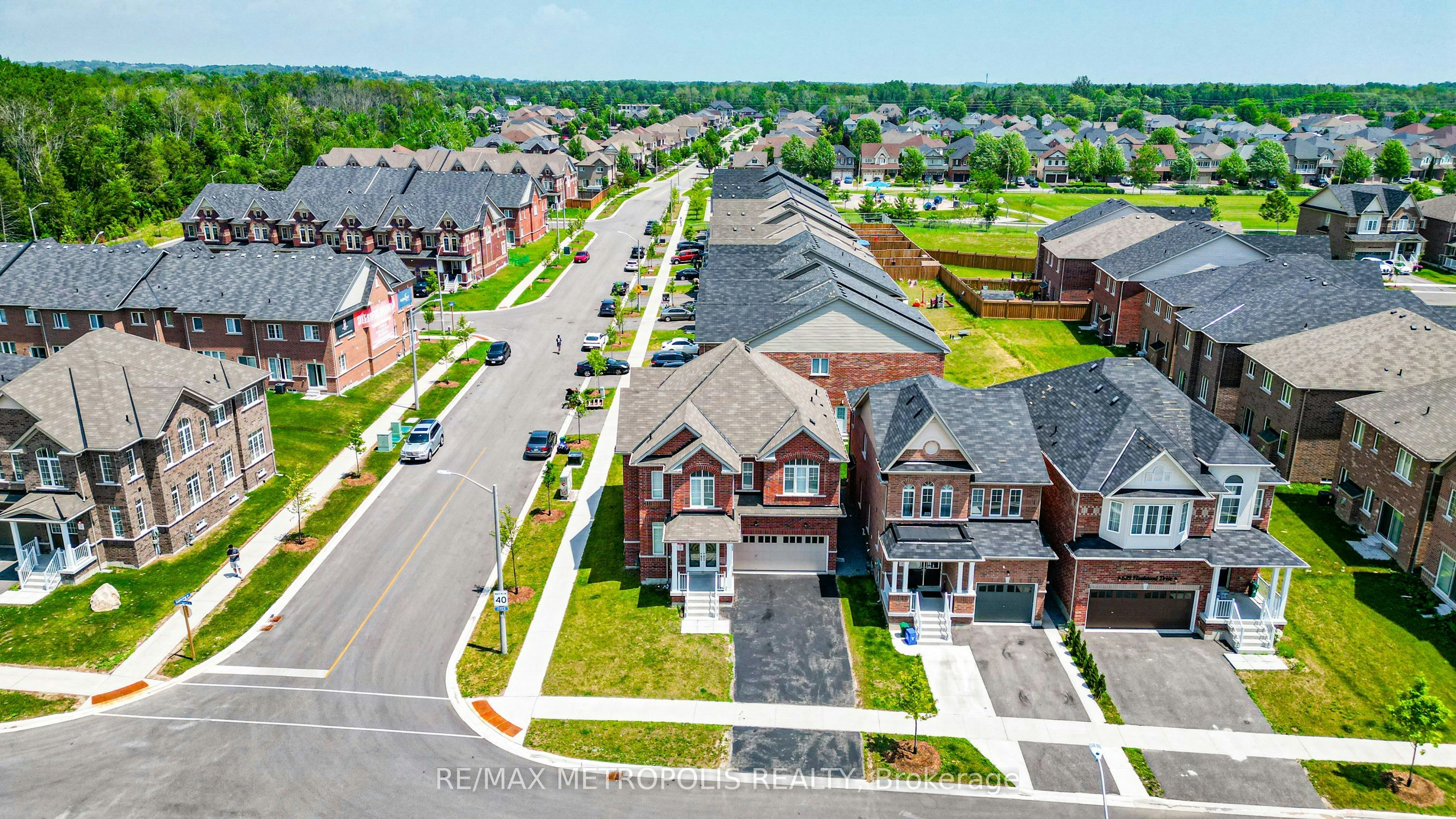 647 Fleetwood Drive, Oshawa, ON, L1K 2V7 - 2