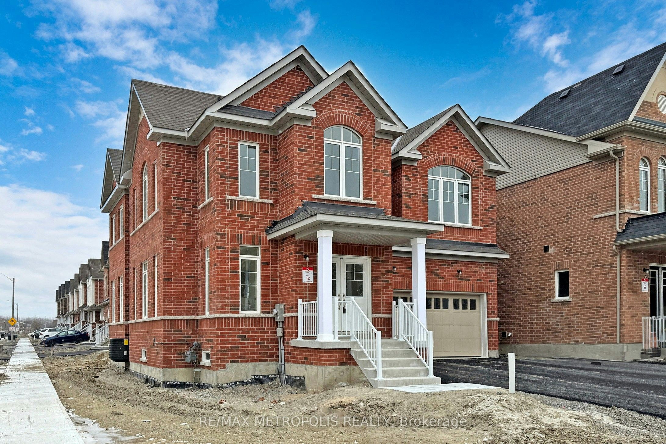 647 Fleetwood Drive, Oshawa, ON, L1K 2V7 - 4