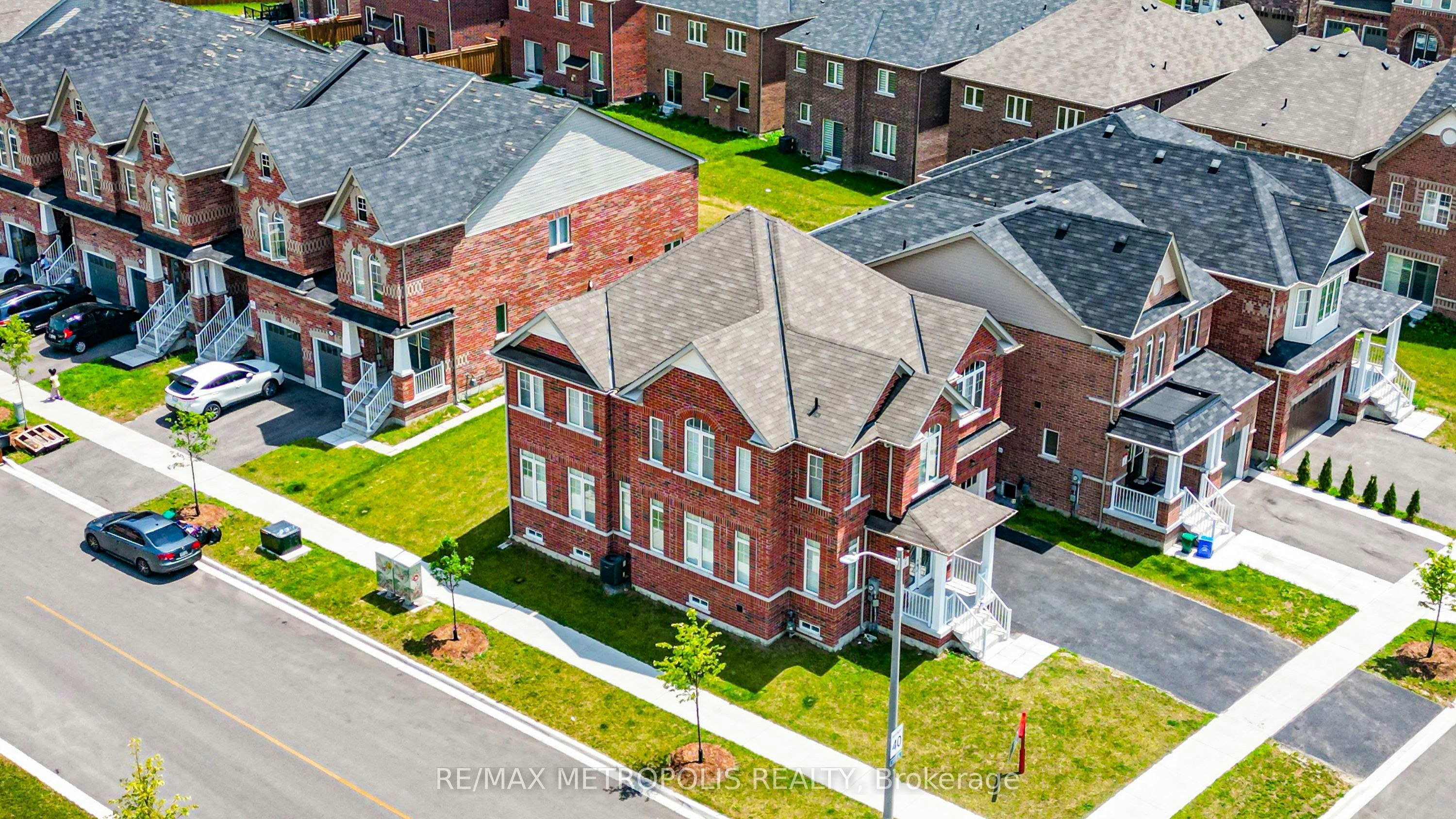 647 Fleetwood Drive, Oshawa, ON, L1K 2V7 - 3