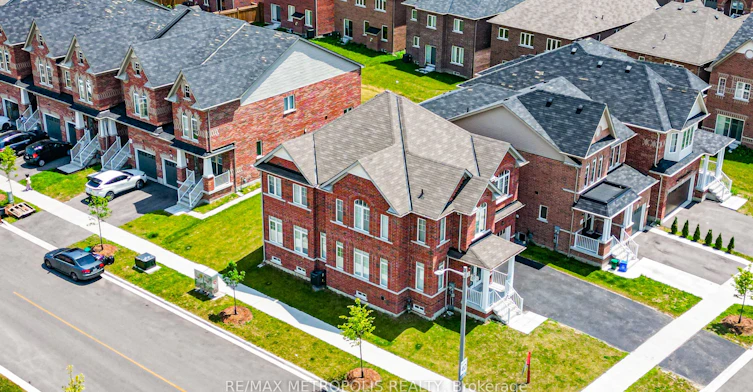 647 Fleetwood Drive, Oshawa, ON, L1K 2V7 - 3