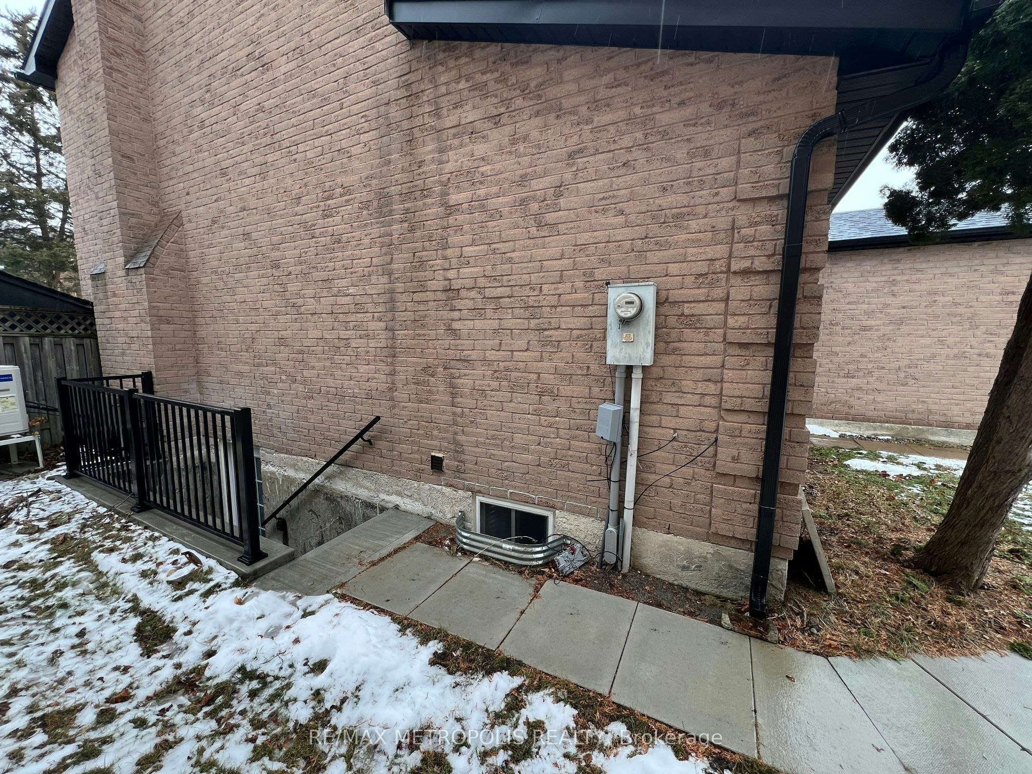BSMT-570 Springview Drive, Pickering, ON, L1V 4X2 - 2