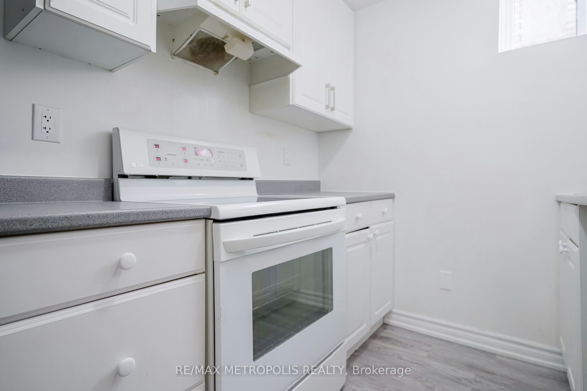 BSMT-570 Springview Drive, Pickering, ON, L1V 4X2 - 12