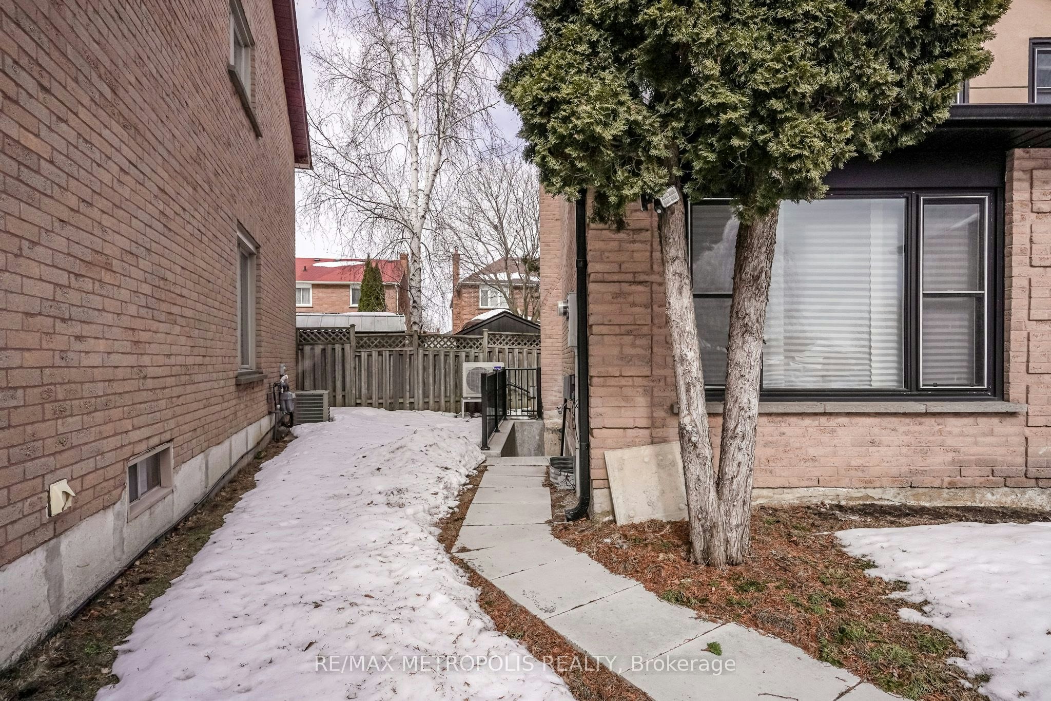 BSMT-570 Springview Drive, Pickering, ON, L1V 4X2 - 2