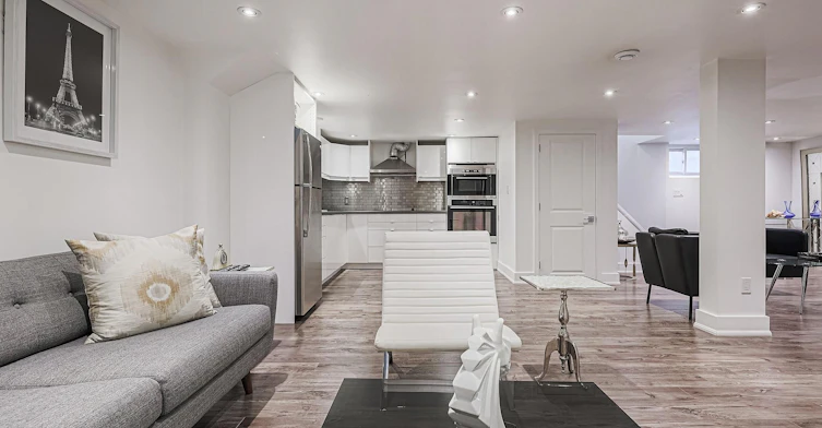 Lower-52 Princeway Drive, Toronto, ON, M1R 2W1 - 8
