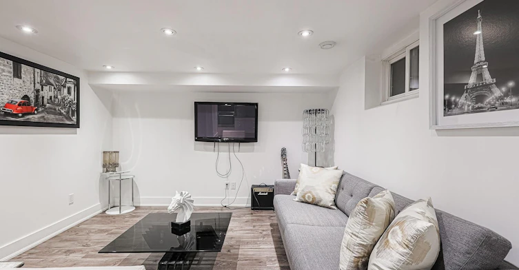 Lower-52 Princeway Drive, Toronto, ON, M1R 2W1 - 11