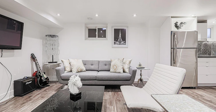 Lower-52 Princeway Drive, Toronto, ON, M1R 2W1 - 7