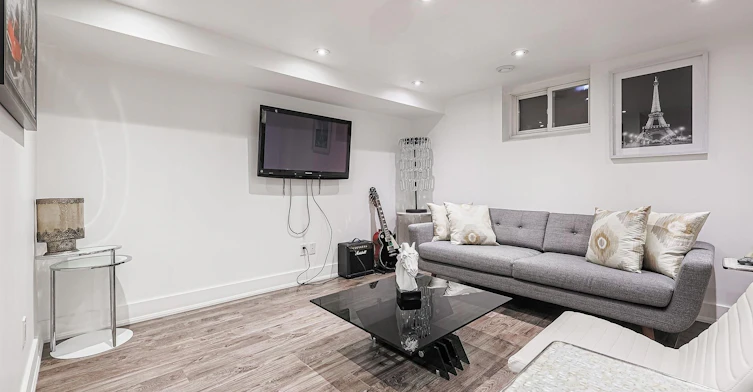 Lower-52 Princeway Drive, Toronto, ON, M1R 2W1 - 6