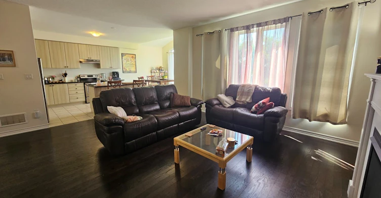 219 Northglen Boulevard, Clarington, ON, L1C 0T9 - 3