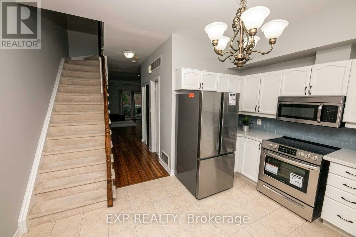 8-901 Kennedy Road, Toronto, ON, M1K 2E9 - 9