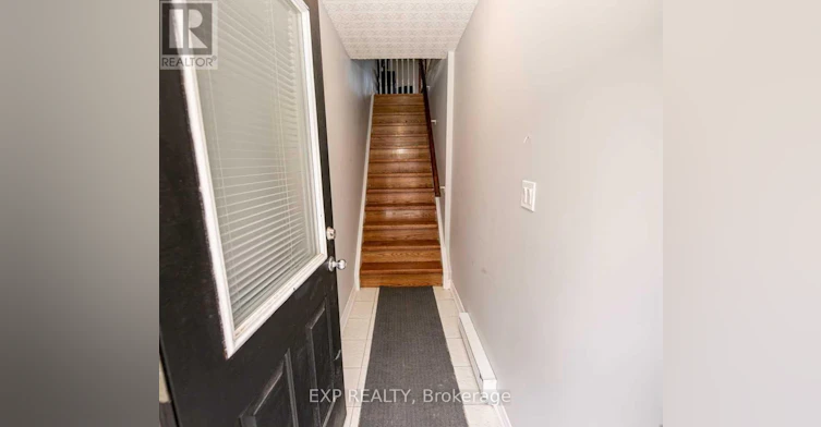 8-901 Kennedy Road, Toronto, ON, M1K 2E9 - 3