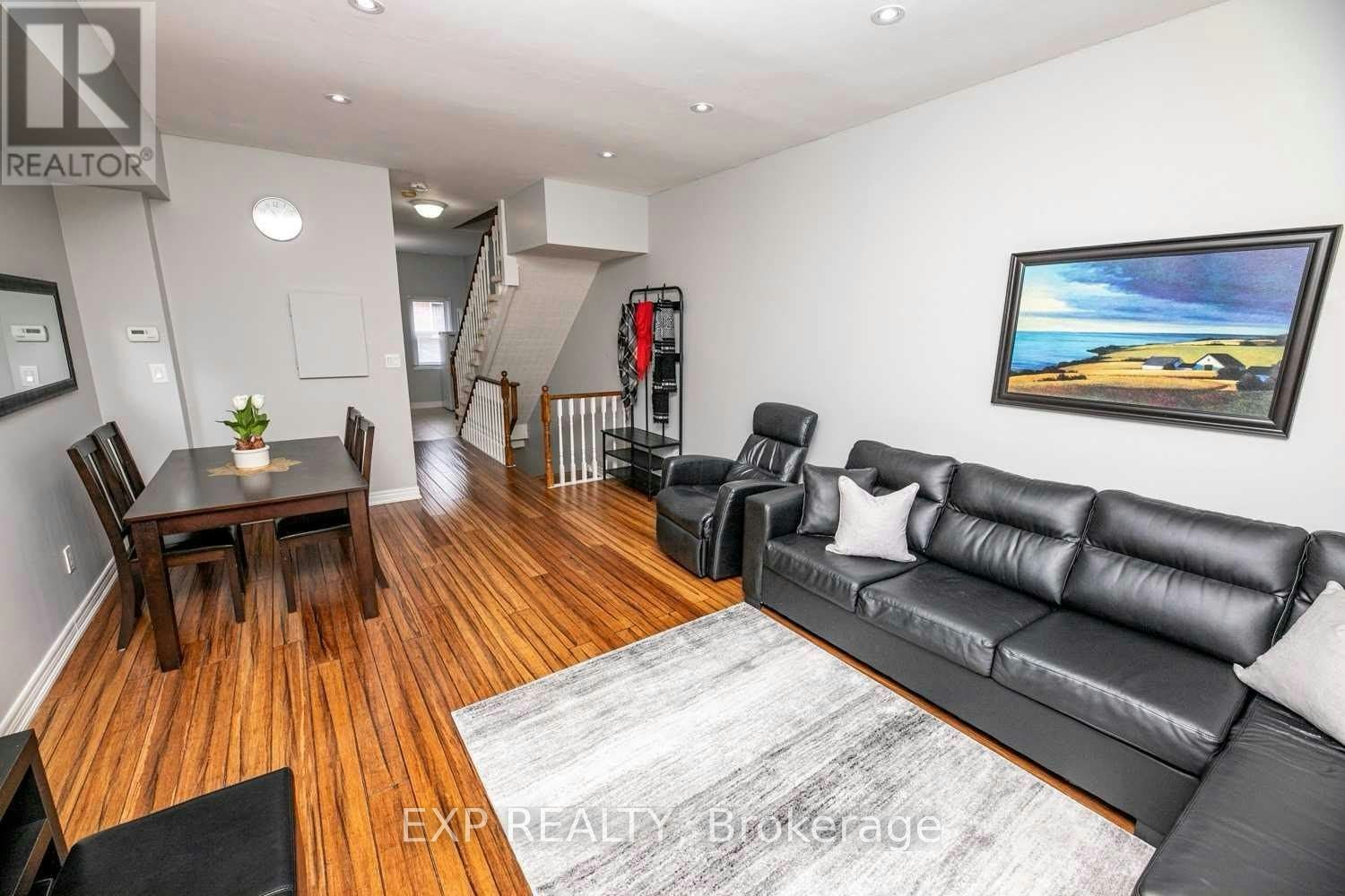 8-901 Kennedy Road, Toronto, ON, M1K 2E9 - 12
