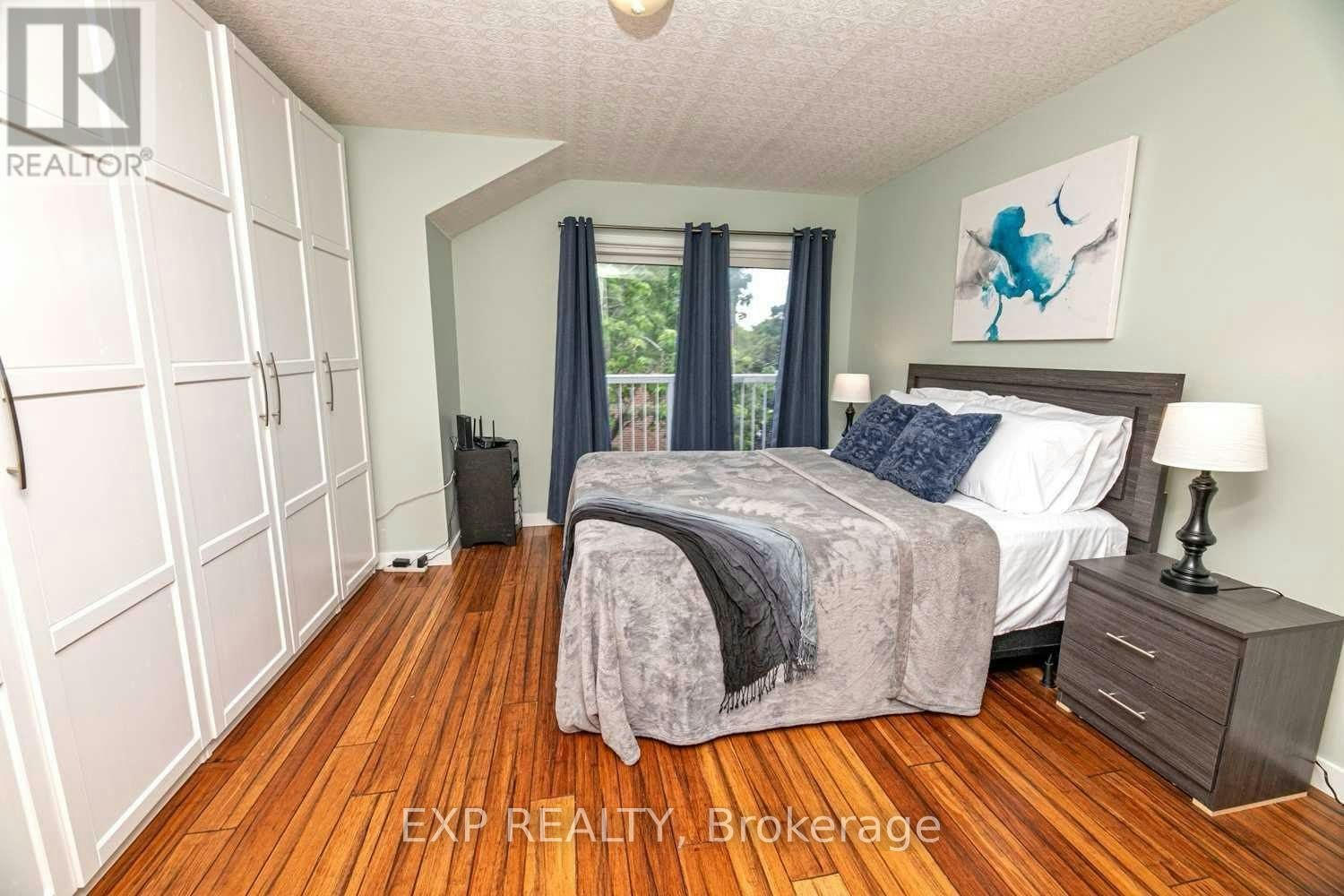 8-901 Kennedy Road, Toronto, ON, M1K 2E9 - 5