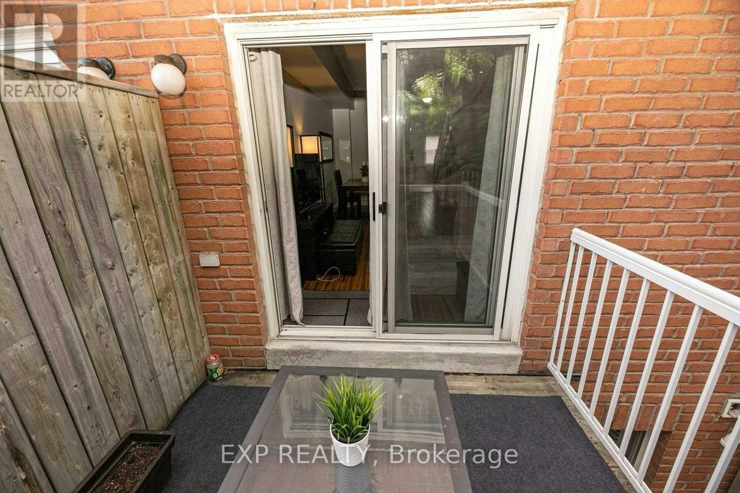 8-901 Kennedy Road, Toronto, ON, M1K 2E9 - 6