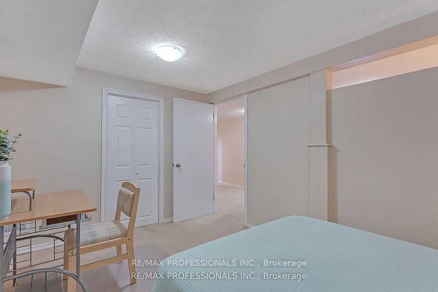 Lower-124 Panter Crescent, Ajax, ON, L1S 3T2 - 17