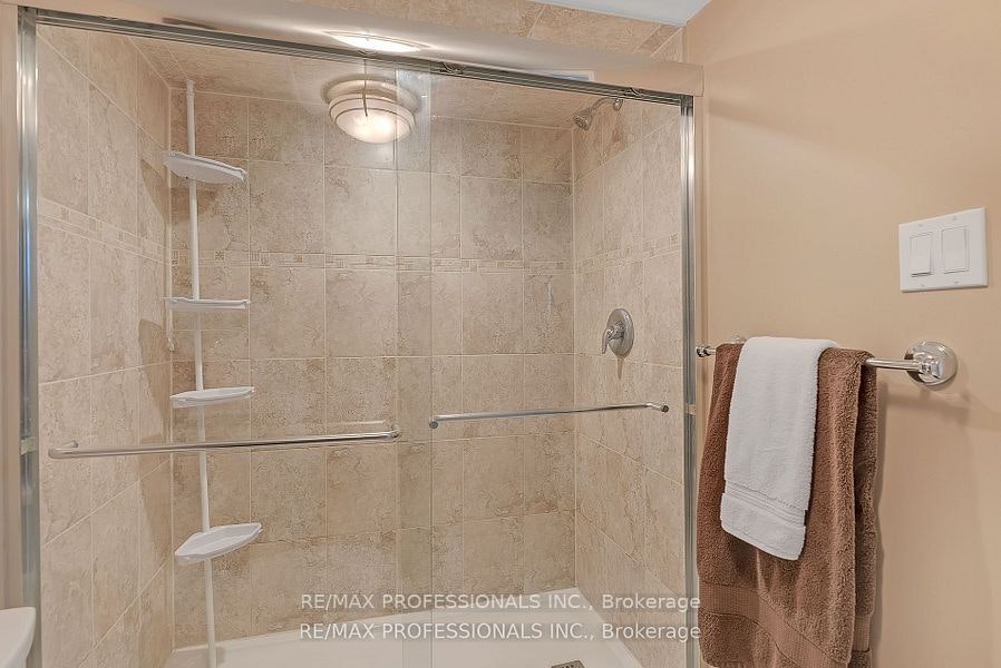 Lower-124 Panter Crescent, Ajax, ON, L1S 3T2 - 19
