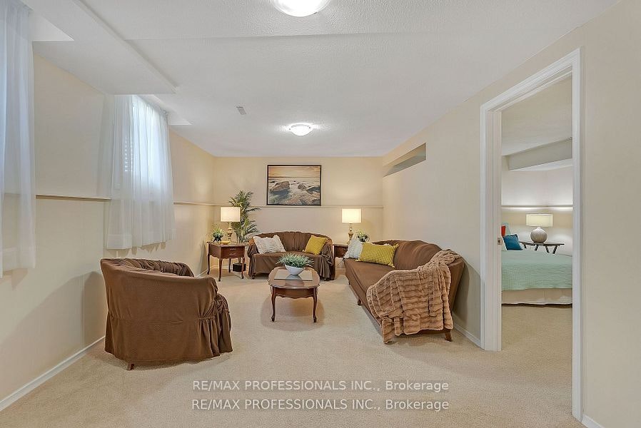 Lower-124 Panter Crescent, Ajax, ON, L1S 3T2 - 10