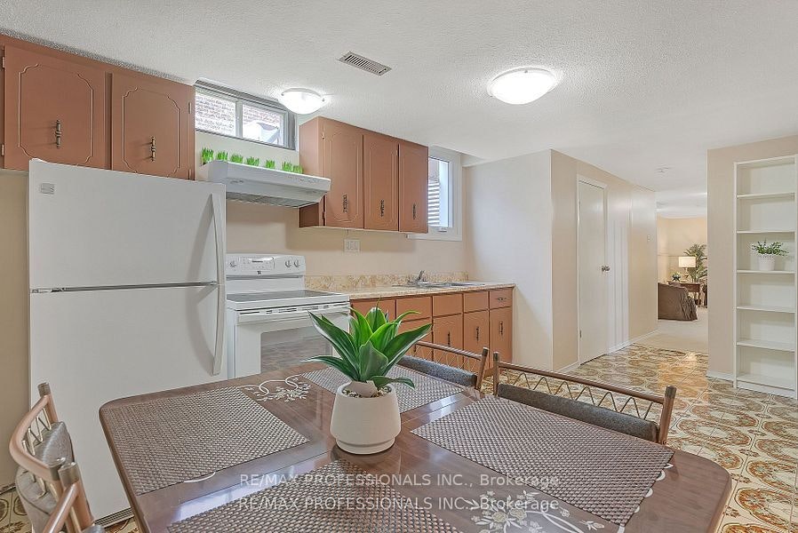 Lower-124 Panter Crescent, Ajax, ON, L1S 3T2 - 8