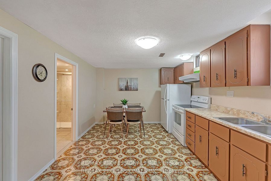 Lower-124 Panter Crescent, Ajax, ON, L1S 3T2 - 5