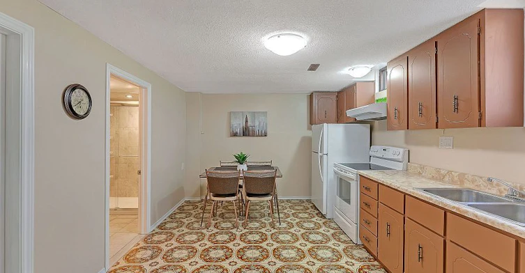 Lower-124 Panter Crescent, Ajax, ON, L1S 3T2 - 5