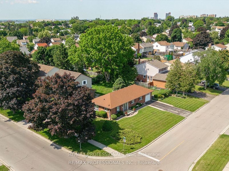 Lower-124 Panter Crescent, Ajax, ON, L1S 3T2 - 24