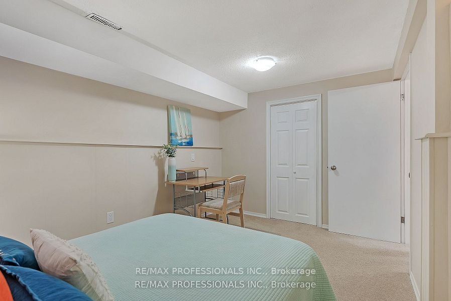 Lower-124 Panter Crescent, Ajax, ON, L1S 3T2 - 16