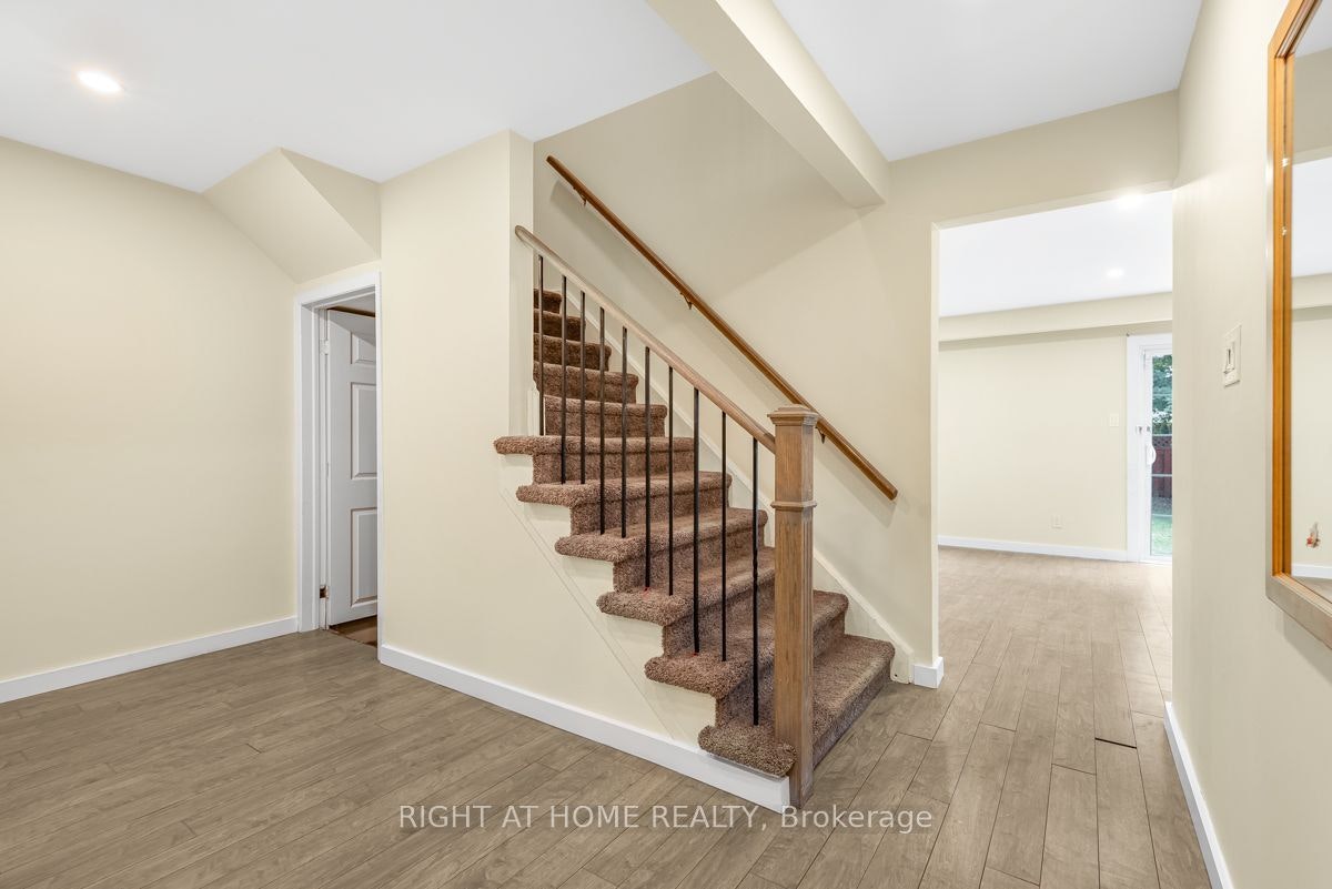 1361 Brands Court, Pickering, ON, L1V 2T2 - 12