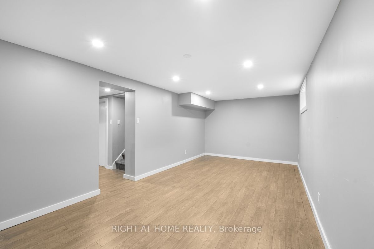 1361 Brands Court, Pickering, ON, L1V 2T2 - 32