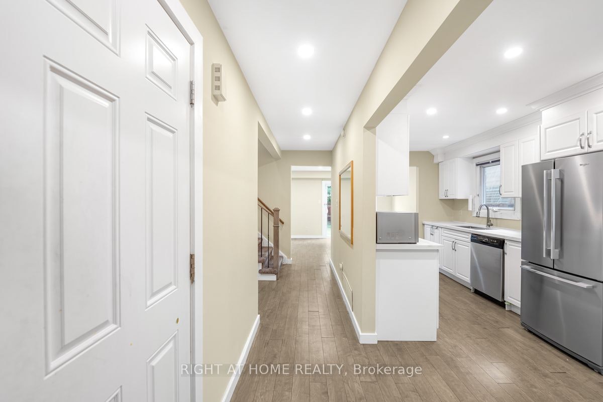 1361 Brands Court, Pickering, ON, L1V 2T2 - 4