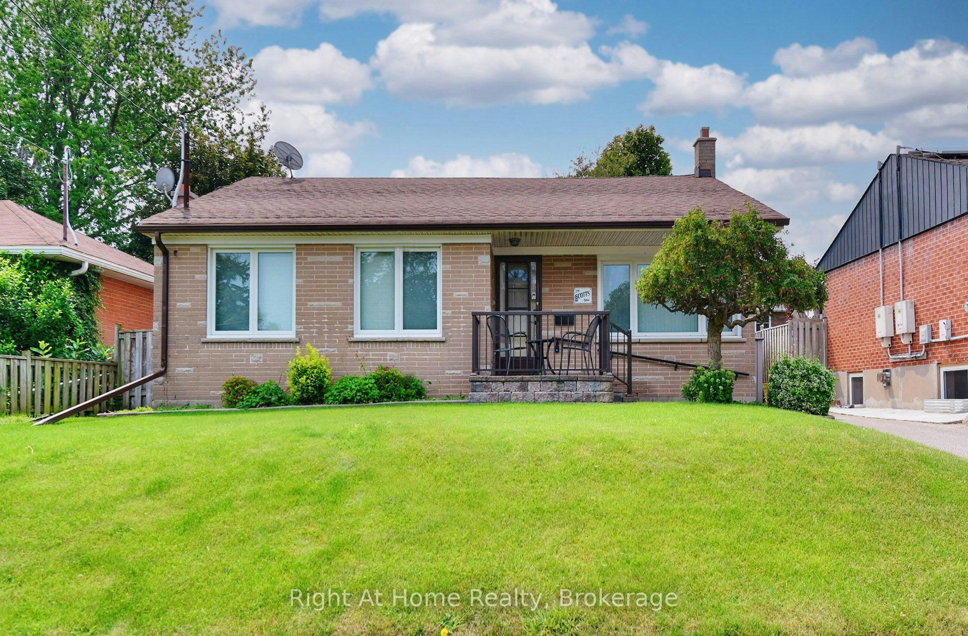 544 Harmony Road S, Oshawa, ON, L1H 6V5