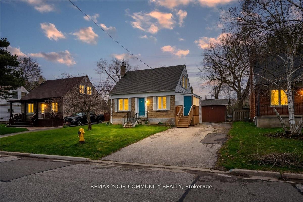 31 Allister Avenue, Toronto, ON, M1M 3L1