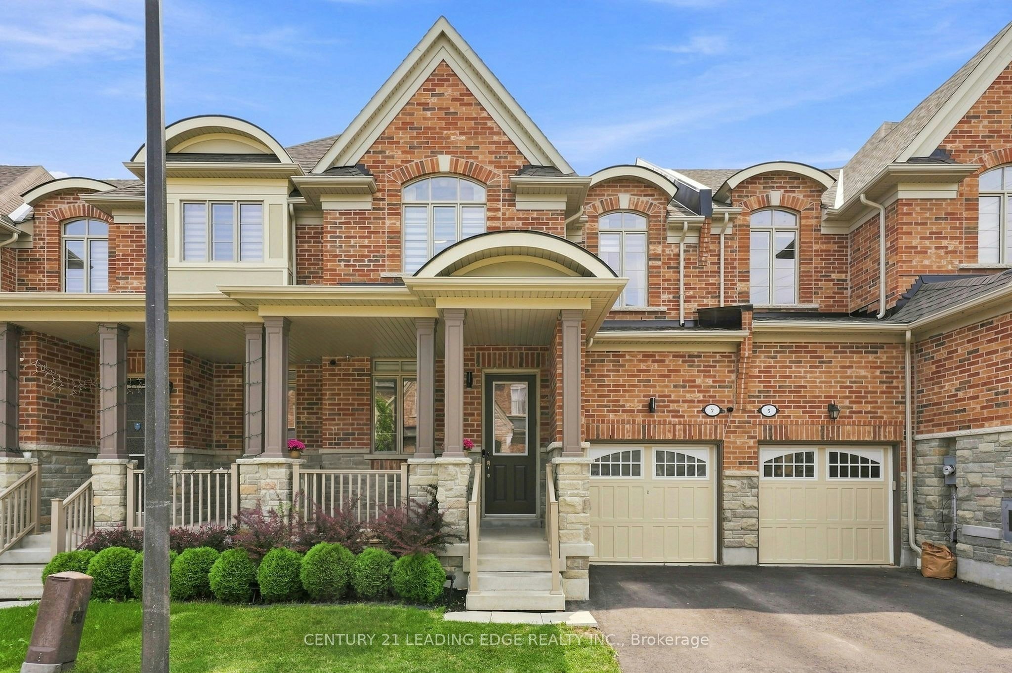 7 Hardman Lane, Ajax, ON, L1T 4R1
