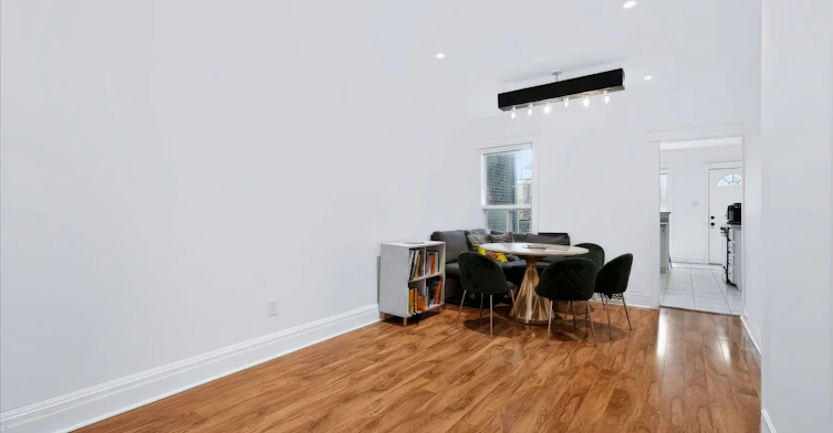 37 Strathcona Avenue, Toronto, ON, M4K 1K6 - 6
