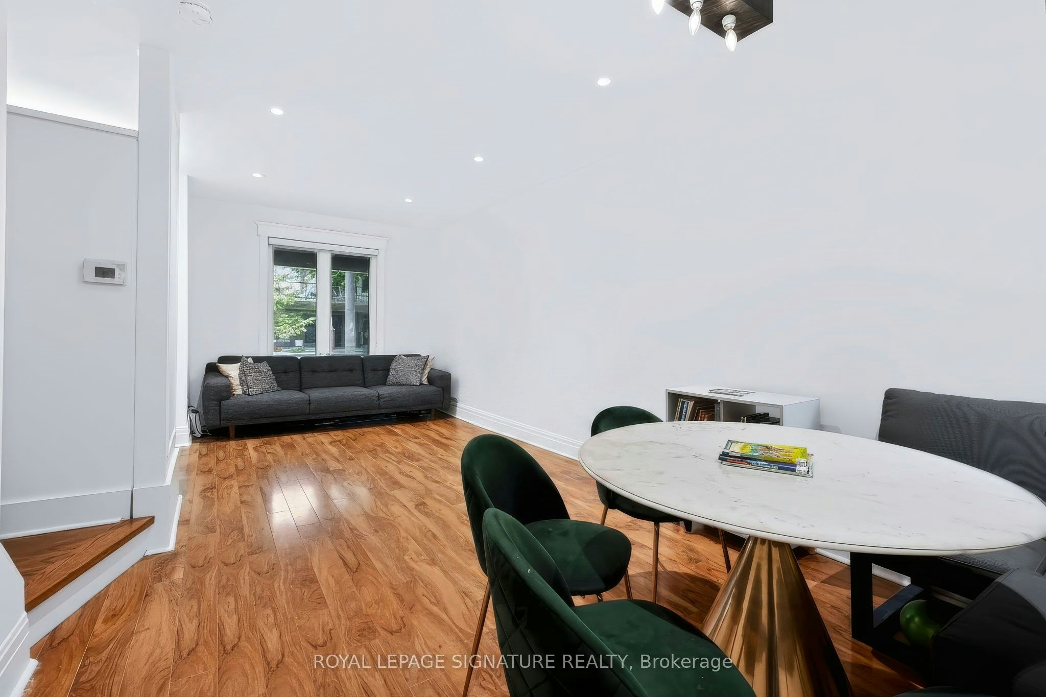 37 Strathcona Avenue, Toronto, ON, M4K 1K6 - 4