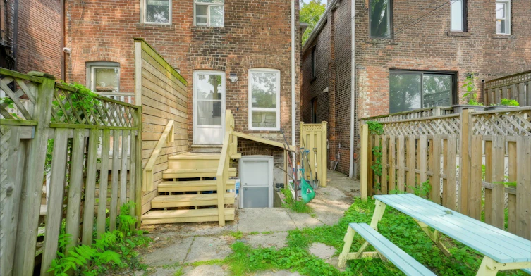 37 Strathcona Avenue, Toronto, ON, M4K 1K6 - 14