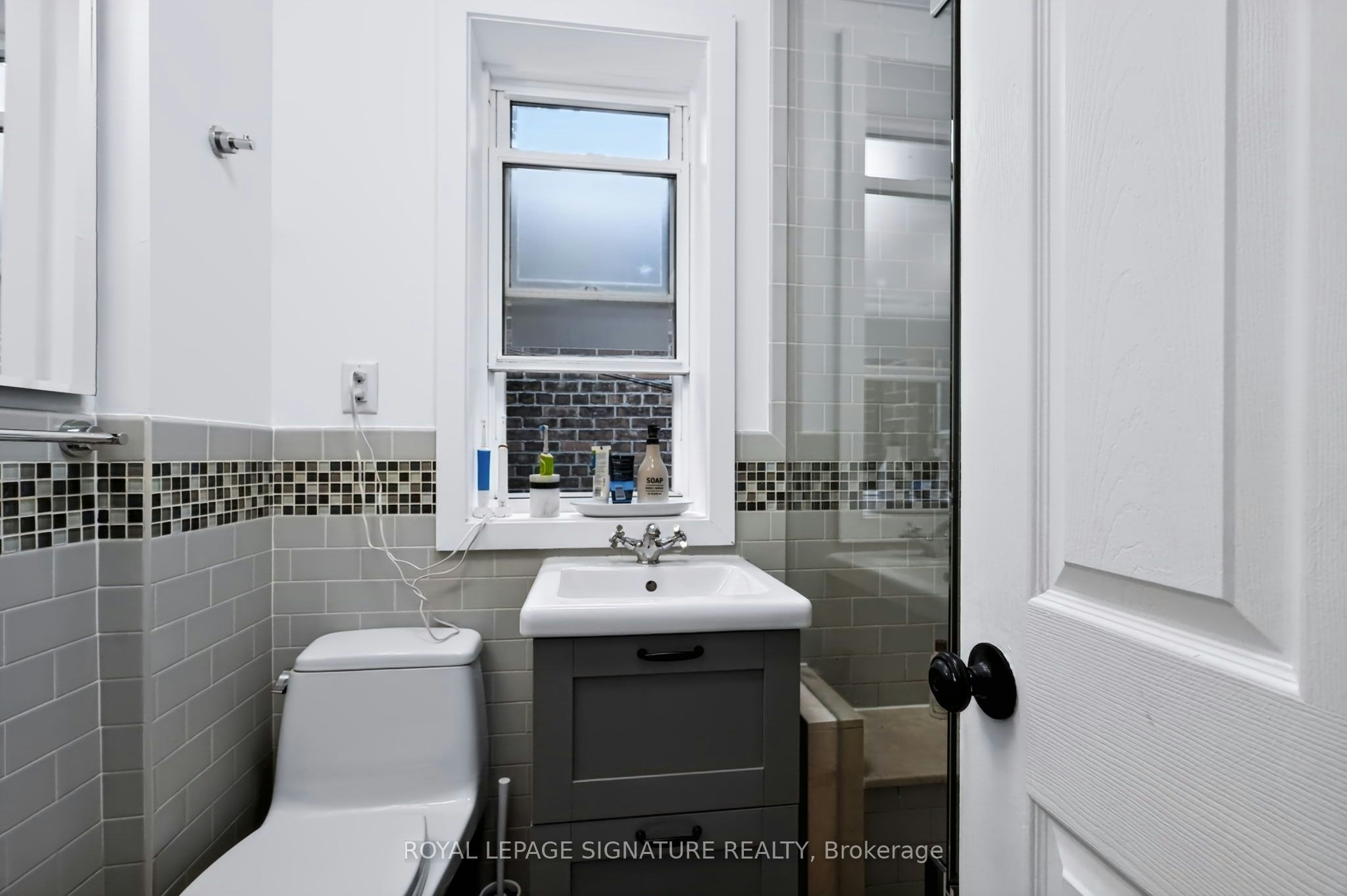 37 Strathcona Avenue, Toronto, ON, M4K 1K6 - 22