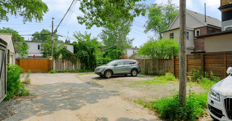 37 Strathcona Avenue, Toronto, ON, M4K 1K6 - 17