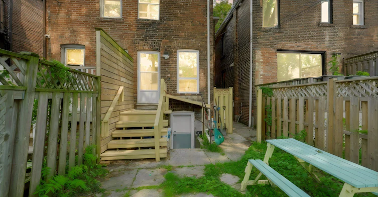 37 Strathcona Avenue, Toronto, ON, M4K 1K6 - 13