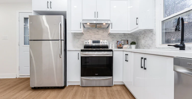 377 Adelaide Avenue W, Oshawa, ON, L1J 2R7 - 9