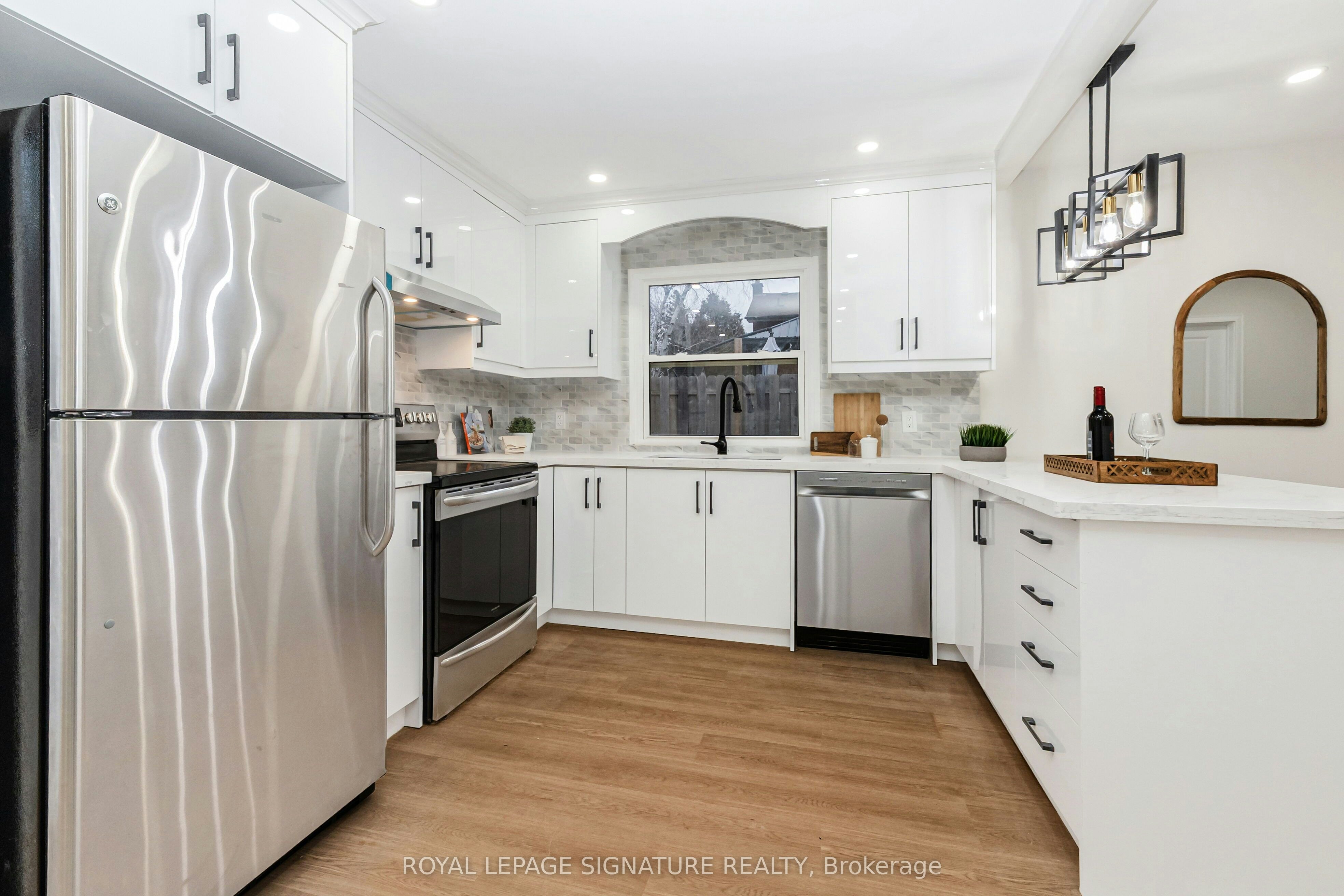 377 Adelaide Avenue W, Oshawa, ON, L1J 2R7 - 7