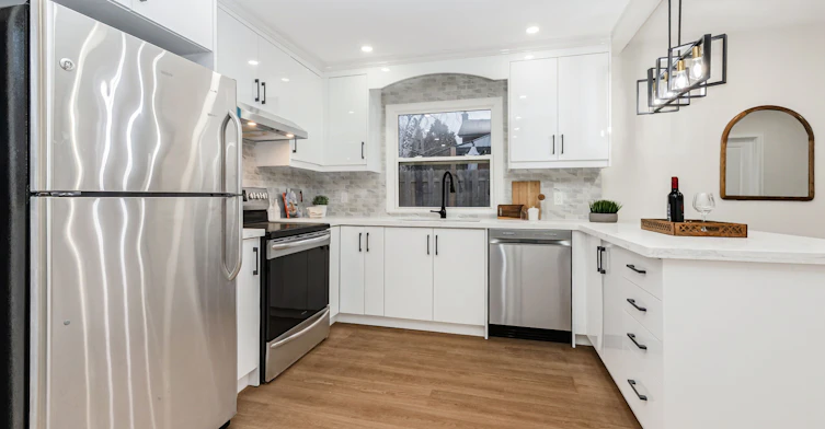 377 Adelaide Avenue W, Oshawa, ON, L1J 2R7 - 7