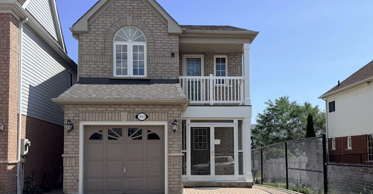 1553 Avonmore Square, Pickering, ON, L1V 7H5