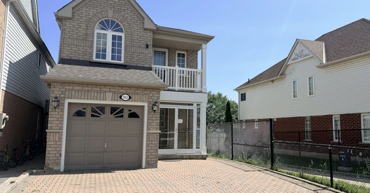 1553 Avonmore Square, Pickering, ON, L1V 7H5 - 2