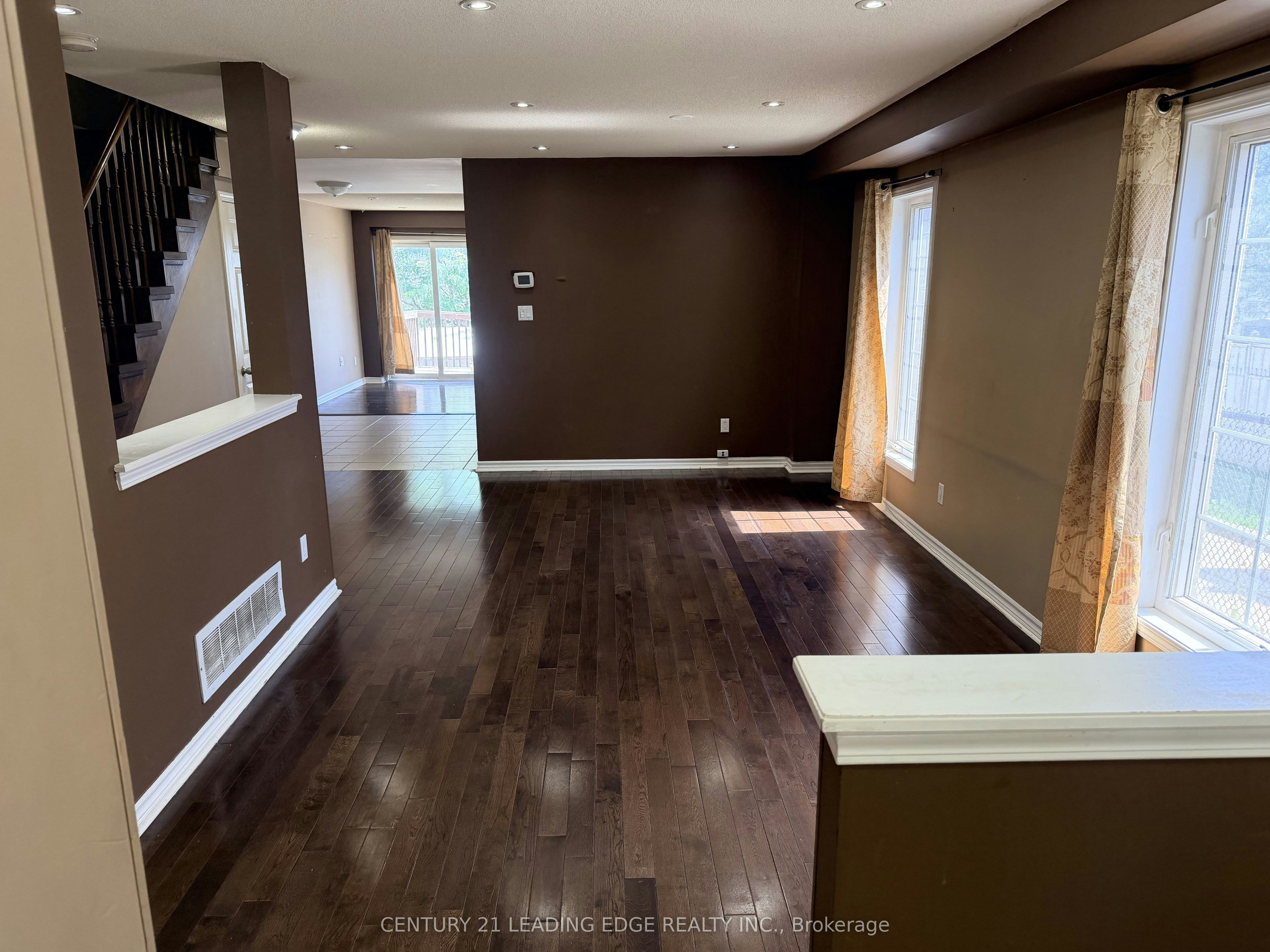 1553 Avonmore Square, Pickering, ON, L1V 7H5 - 5