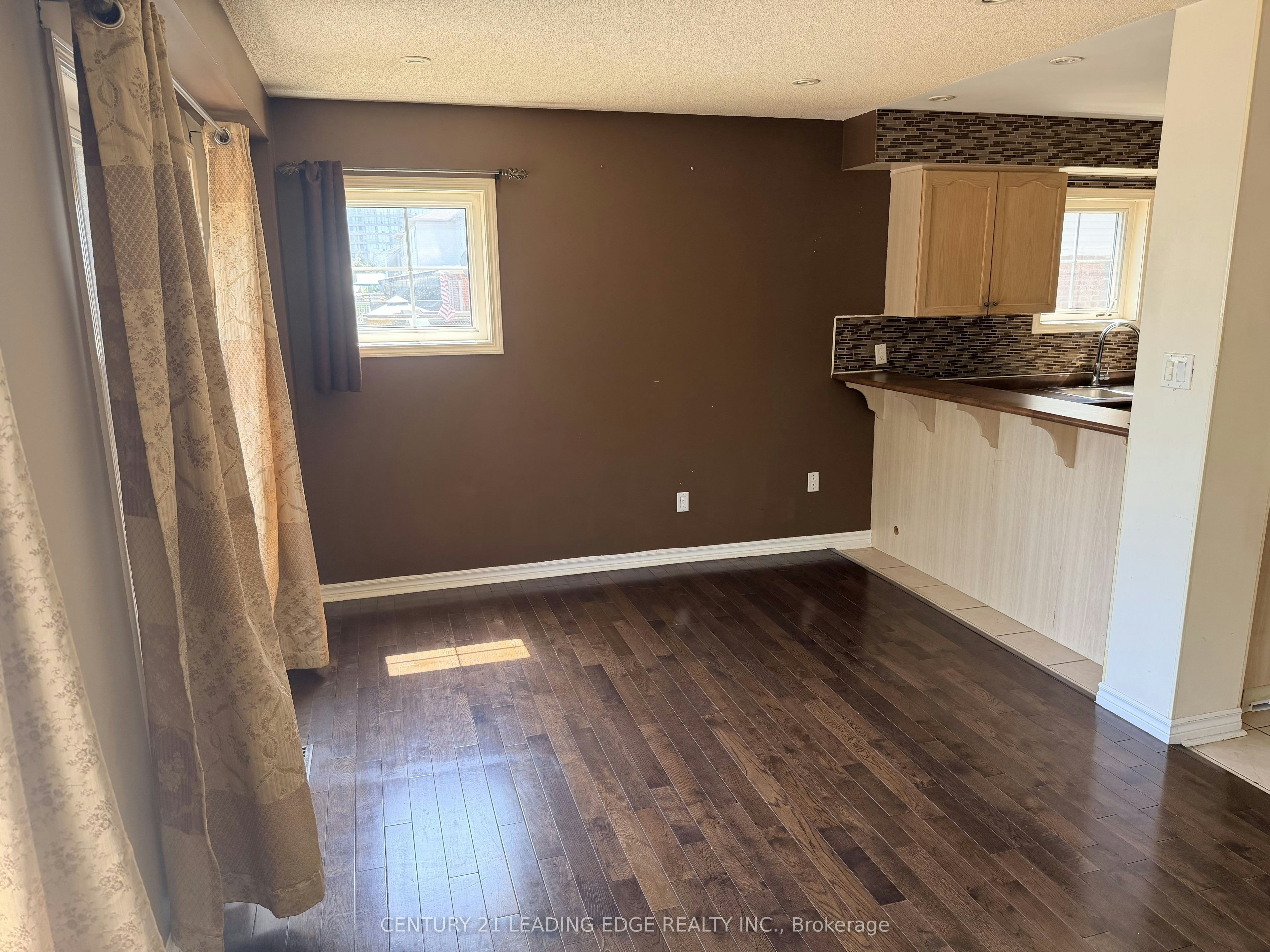 1553 Avonmore Square, Pickering, ON, L1V 7H5 - 11