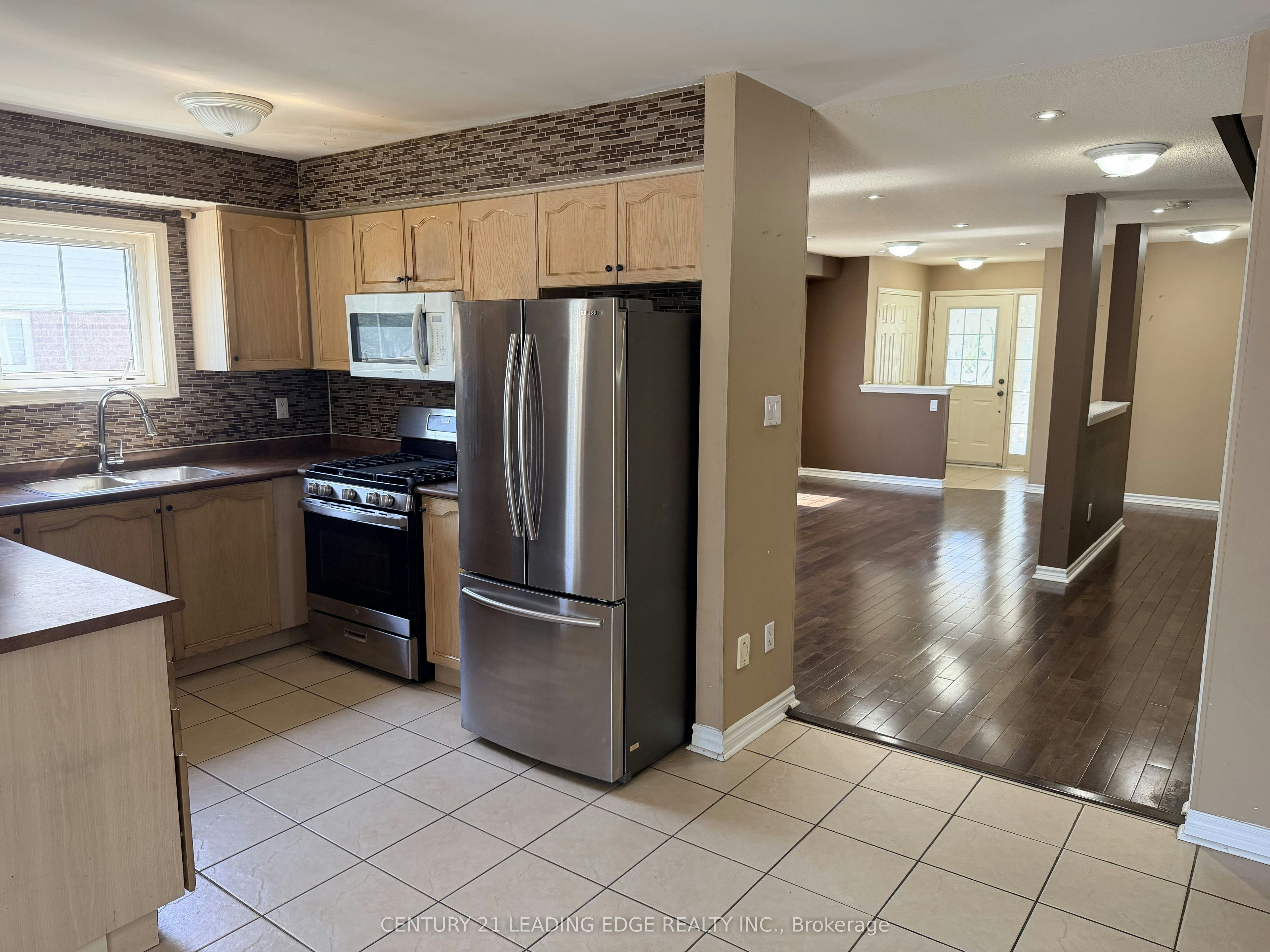 1553 Avonmore Square, Pickering, ON, L1V 7H5 - 8